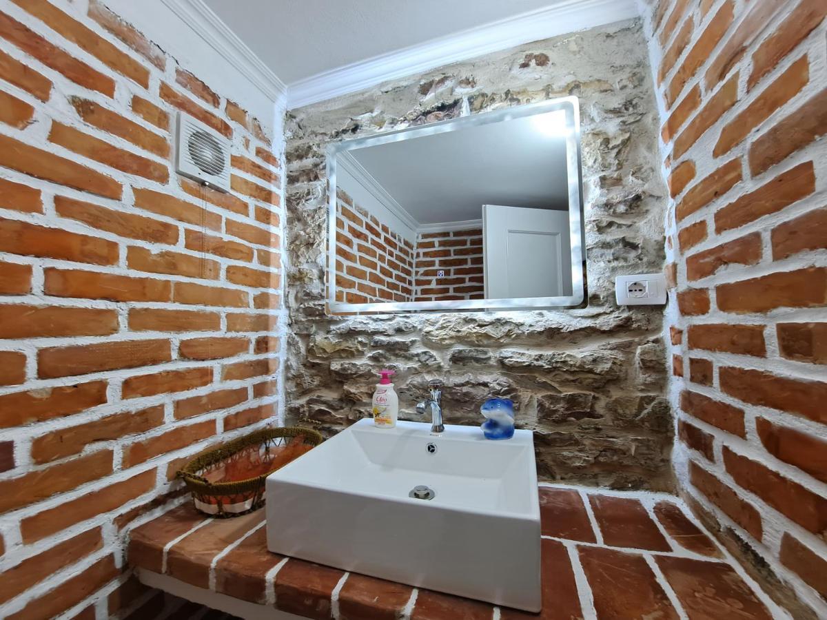 "Villa 70" Guesthouse Gjirokastër Exterior foto