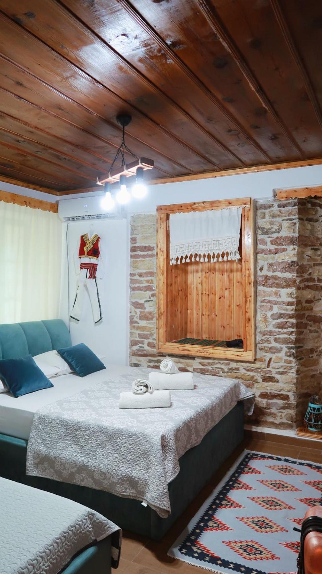 "Villa 70" Guesthouse Gjirokastër Exterior foto