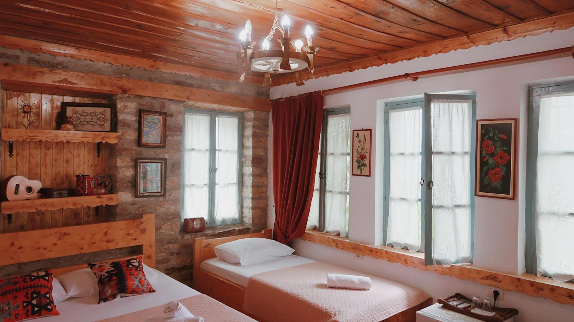 "Villa 70" Guesthouse Gjirokastër Exterior foto