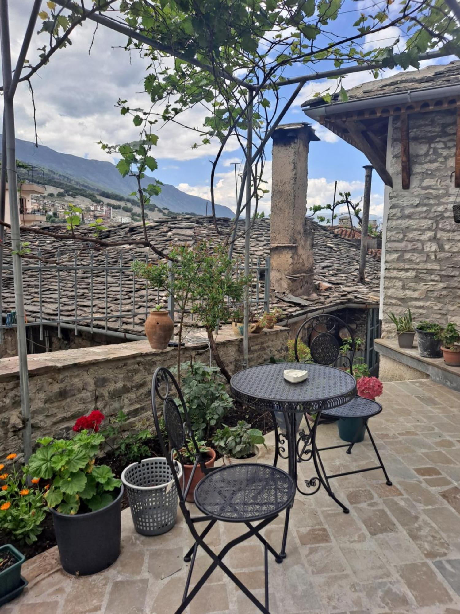 "Villa 70" Guesthouse Gjirokastër Exterior foto