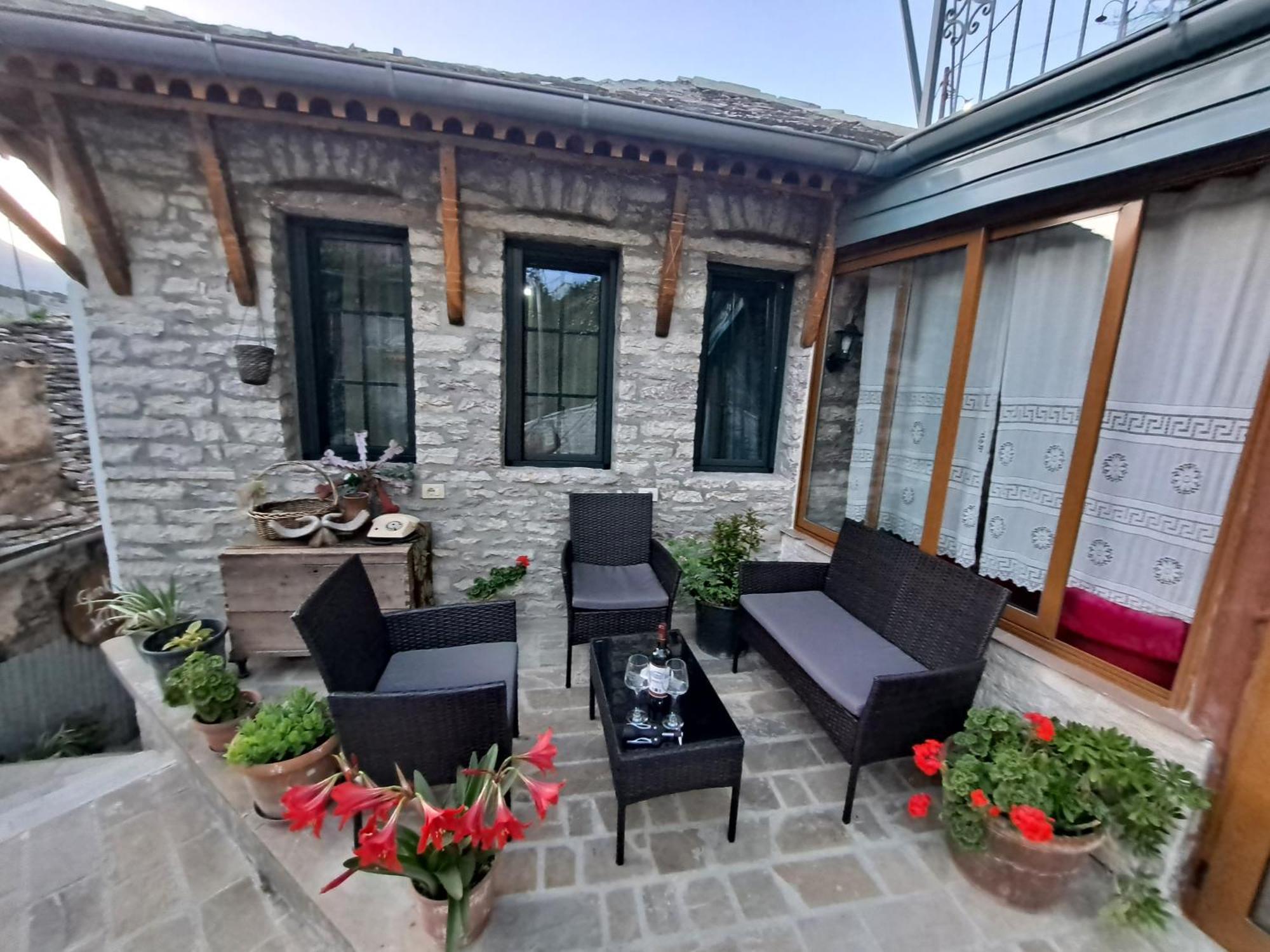 "Villa 70" Guesthouse Gjirokastër Exterior foto